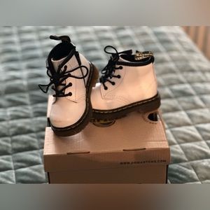 INFANT 1460 LEATHER LACE UP BOOTS